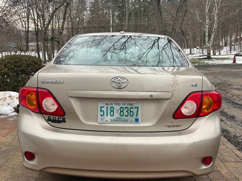 Used 2010 Toyota Corolla image 9