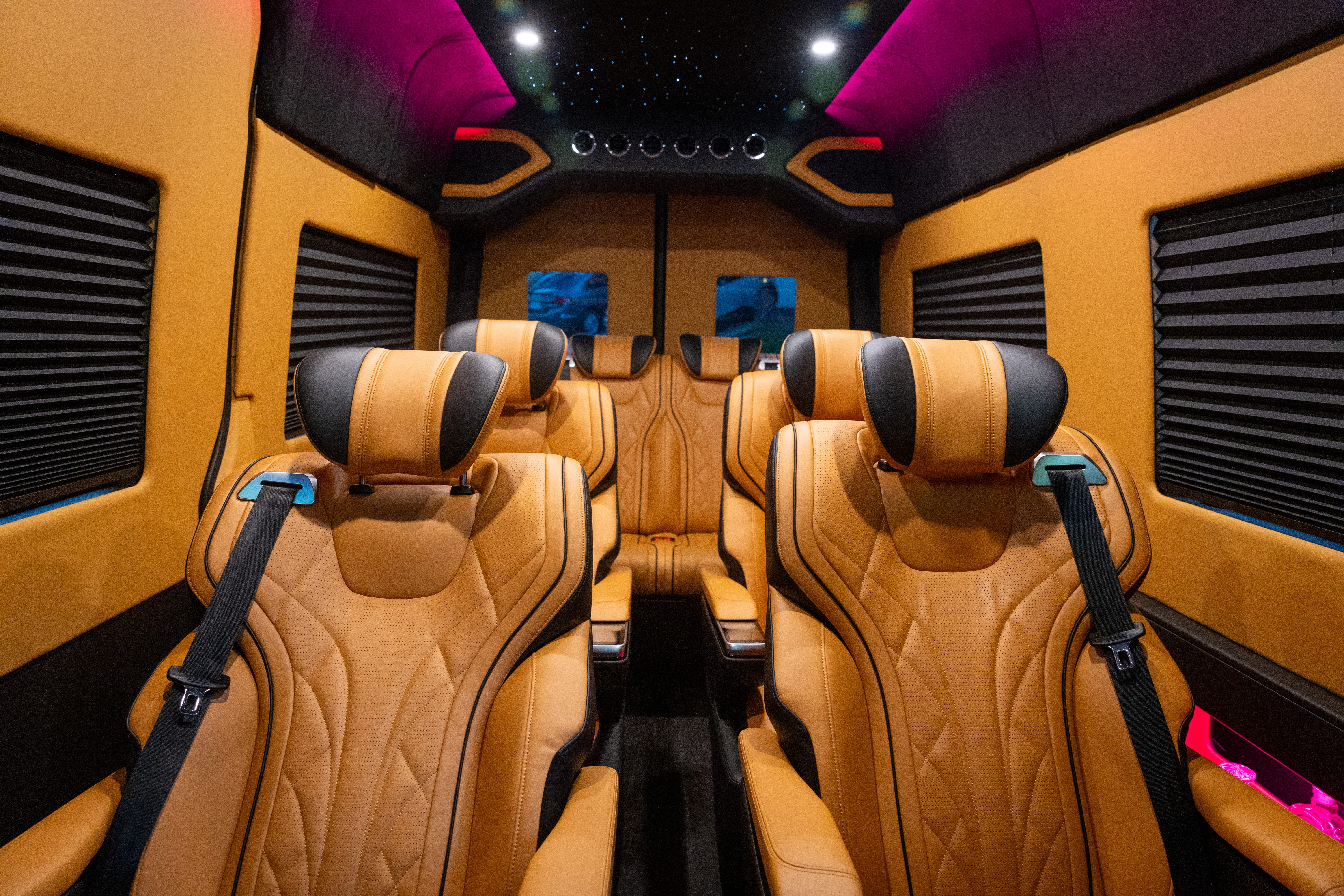 Used 2025 Mercedes-Benz Sprinter 2500 image 9