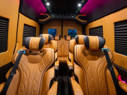 Used 2025 Mercedes-Benz Sprinter 2500 image 9