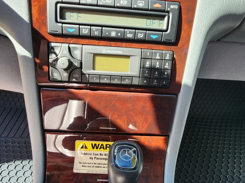 Used 1997 Mercedes-Benz E 420 Sedan image 21