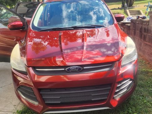 Used 2015 Ford Escape SE w/ Equipment Group 201A AWD/4WD image 1