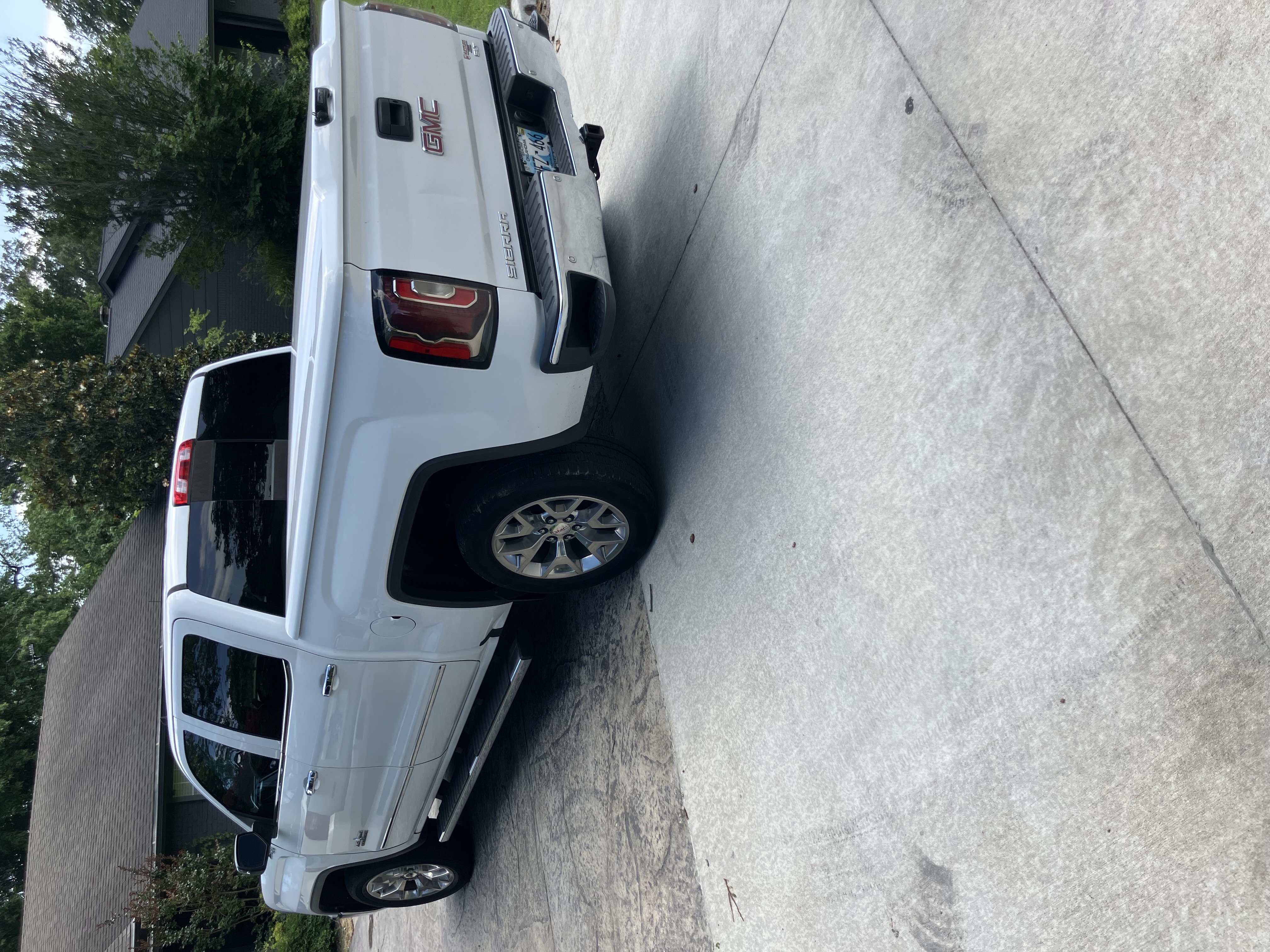 Used 2018 GMC Sierra 1500 SLT w/ Texas SLT Premium Package AWD/4WD image 9