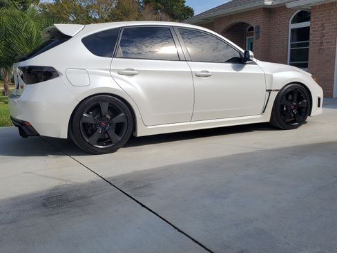 Used 2010 Subaru Impreza WRX STI image 9