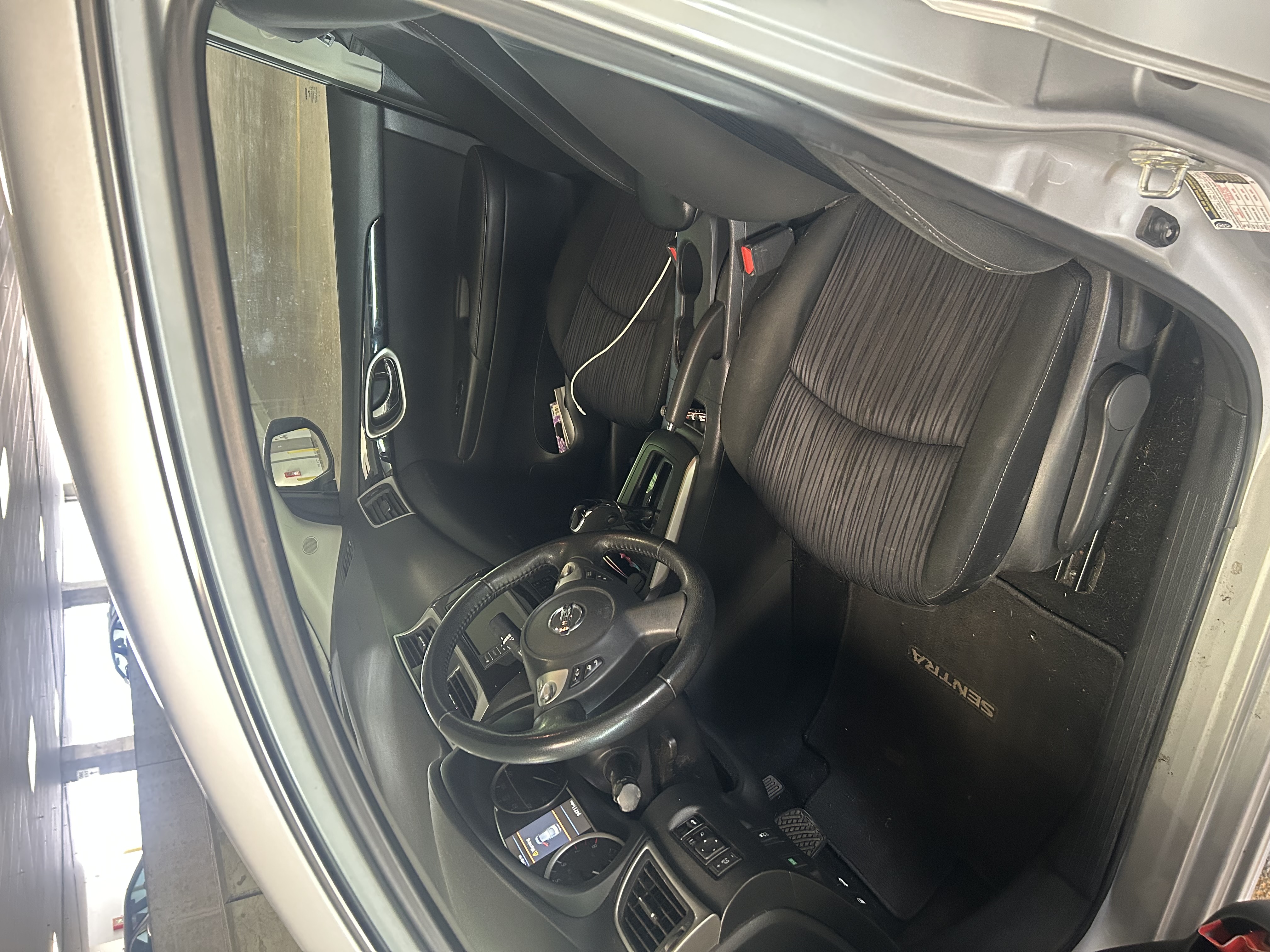 Used 2019 Nissan Sentra SV FWD image 6