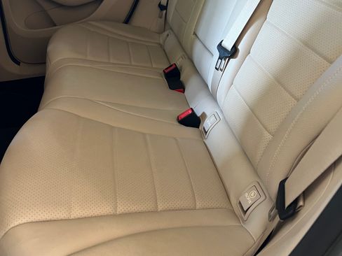 Used 2019 Mercedes-Benz GLC 300 w/ Premium Package image 13