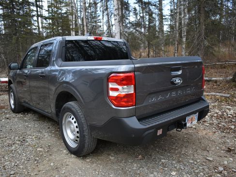 Used 2025 Ford Maverick XL w/ Equipment Group 101A image 9