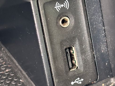 Used 2017 Volkswagen Golf Wolfsburg Edition FWD image 10