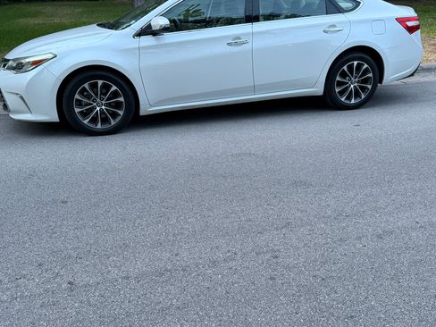 Used 2017 Toyota Avalon XLE Premium FWD image 1