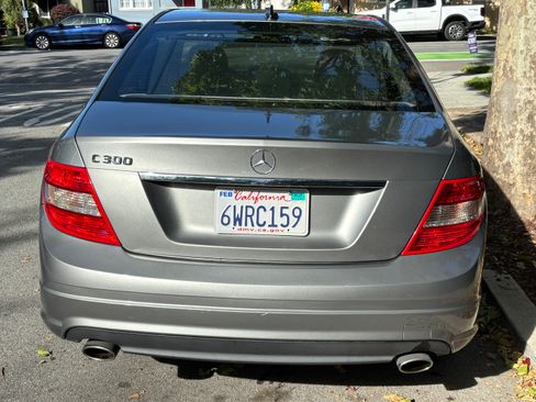 Used 2011 Mercedes-Benz C 300 Sedan image 8