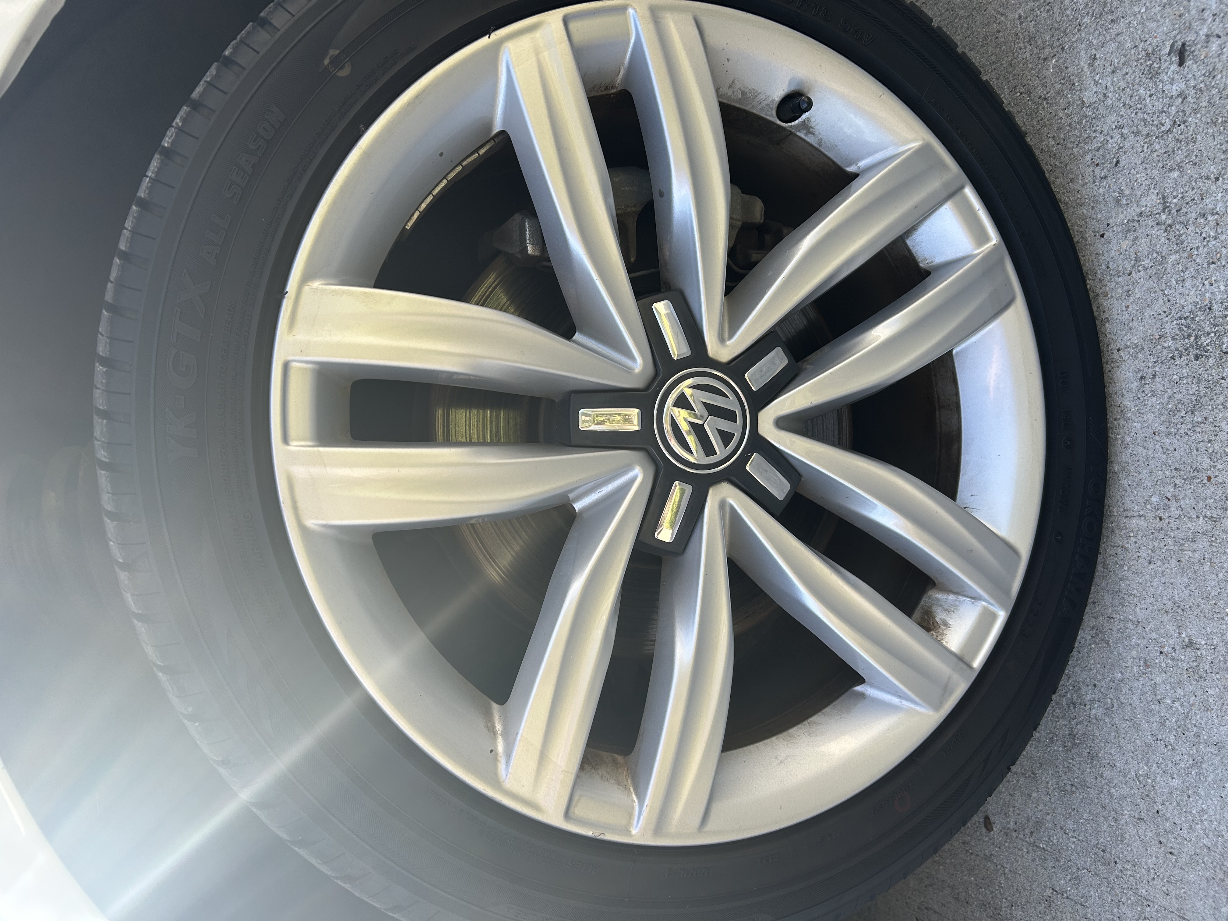 Used 2017 Volkswagen Passat 1.8T SEL Premium FWD image 15