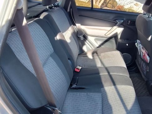 Used 2005 Toyota RAV4 2WD image 12