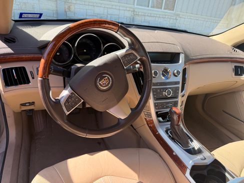 Used 2010 Cadillac CTS Luxury image 4