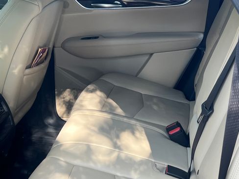 Used 2018 Cadillac XT5 Luxury w/ Driver Awareness Package FWD image 13