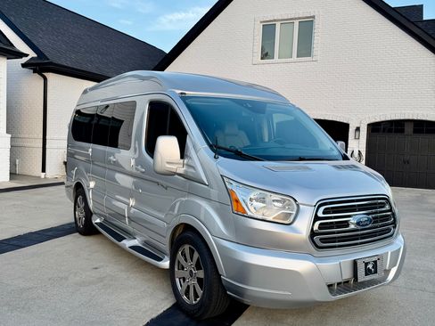 Used 2015 Ford Transit 150 130 Low Roof w/ Exterior Upgrade Package RWD image 1