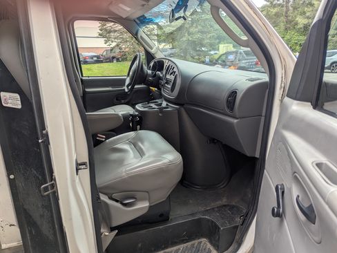 Used 2003 Ford E-350 and Econoline 350 Super Duty image 9