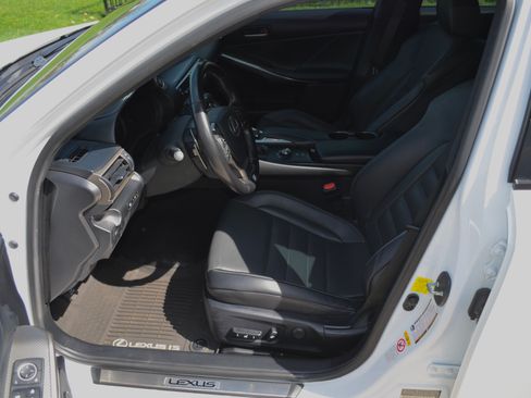 Used 2018 Lexus IS 300 F Sport w/ F Sport Package image 21