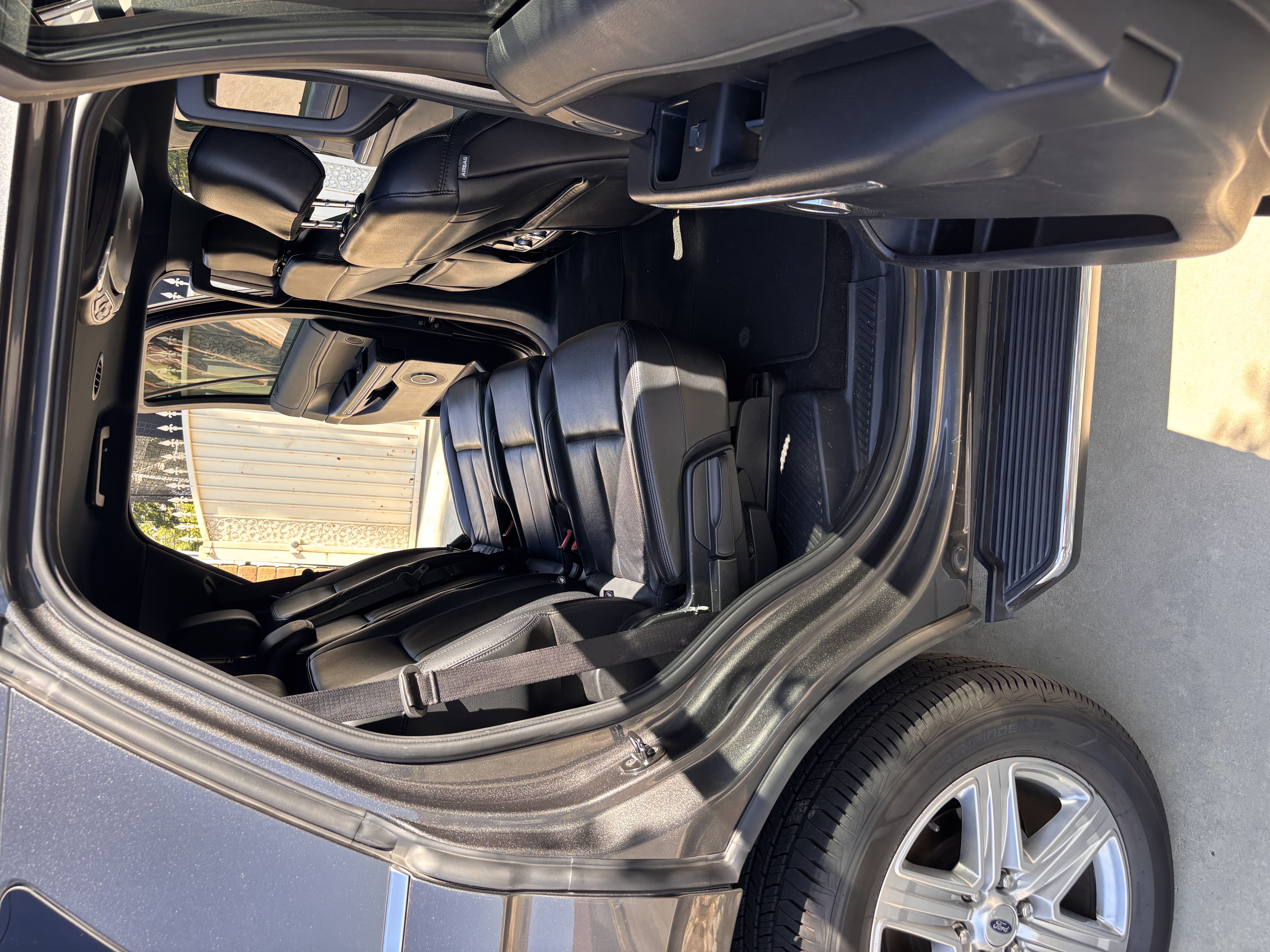 Used 2019 Ford Expedition XLT w/ Equipment Group 202A RWD image 16