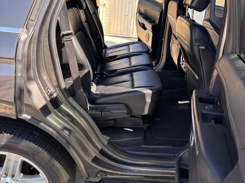 Used 2019 Ford Expedition XLT w/ Equipment Group 202A RWD image 16
