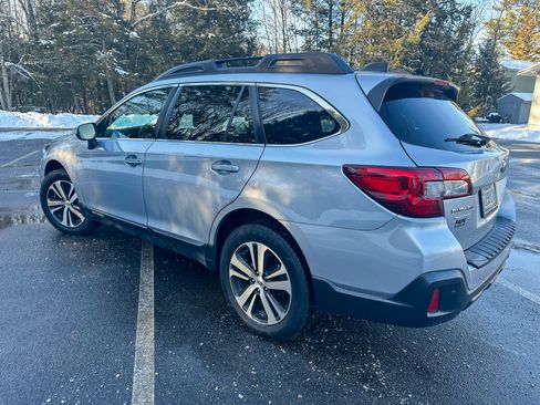 Used 2018 Subaru Outback 2.5i Limited image 4