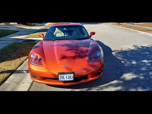 Used 2005 Chevrolet Corvette Coupe 2D w/ Preferred Equipment Group image 2