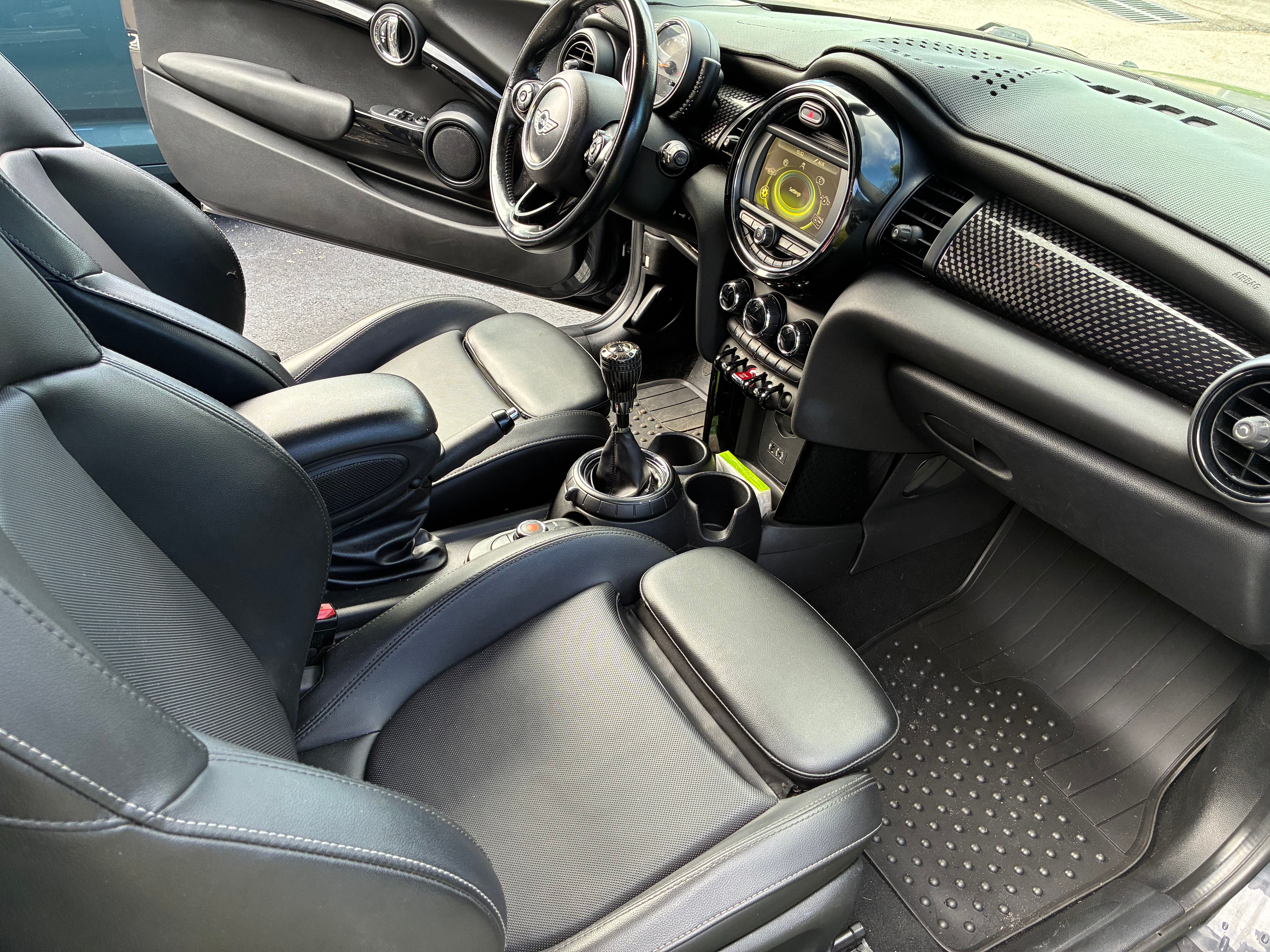 Used 2016 MINI Cooper S w/ Media Package FWD image 13