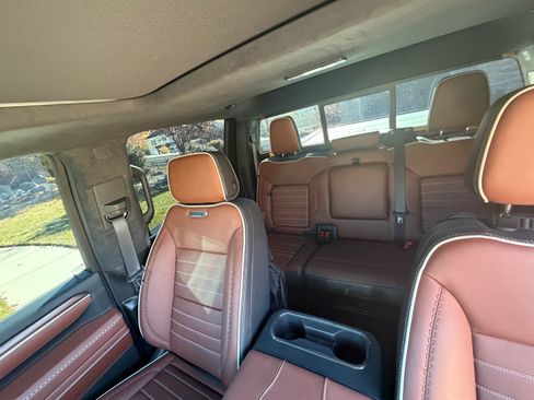 Used 2025 GMC Sierra 3500 Denali Ultimate image 6