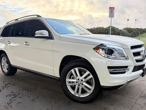 Used 2016 Mercedes-Benz GL 320 BlueTEC 4MATIC image 2