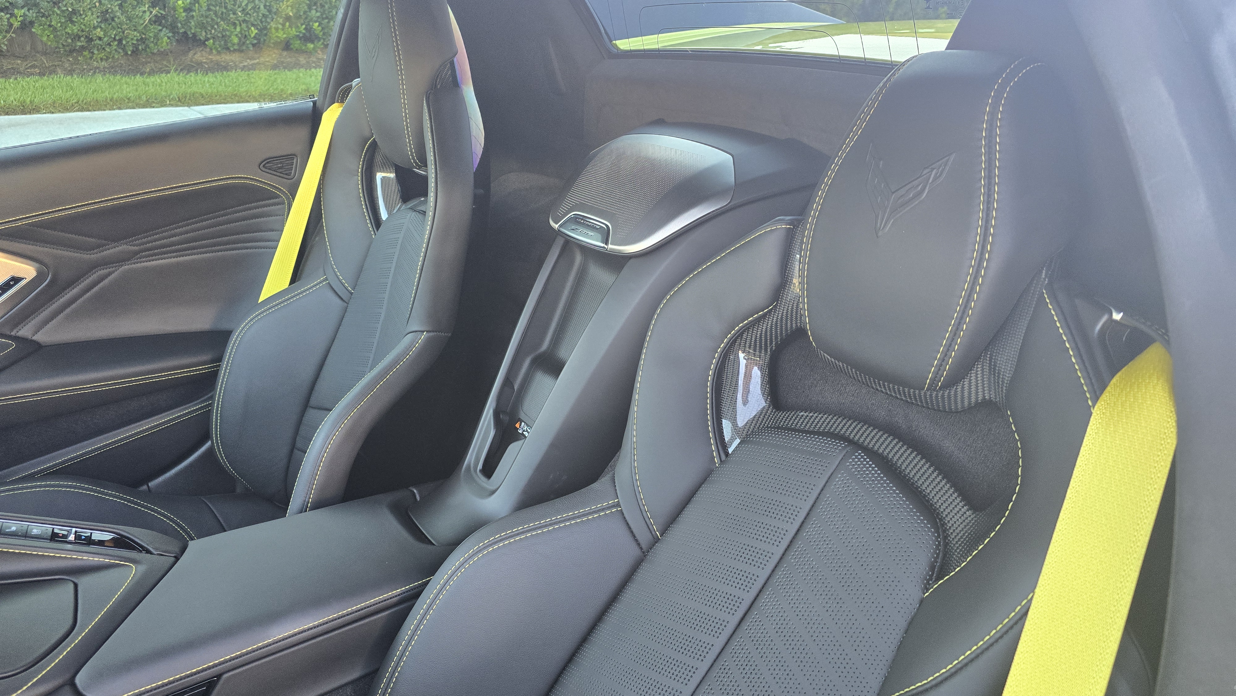 Used 2024 Chevrolet Corvette Z06 RWD image 15