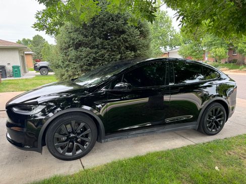 Used 2023 Tesla Model X image 2
