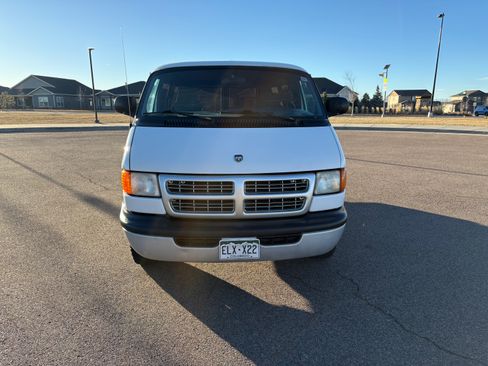Used 1999 Dodge B1500 Van image 2