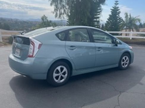 Used 2015 Toyota Prius Four image 6