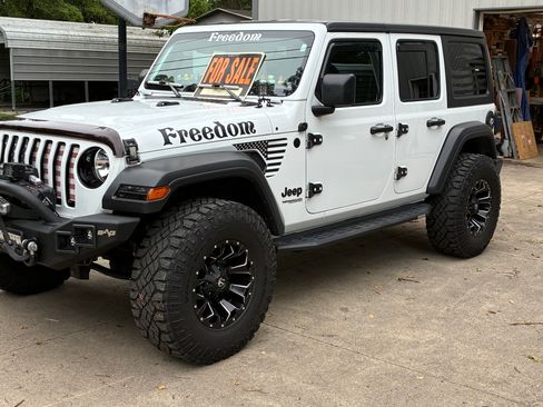 Used 2021 Jeep Wrangler Unlimited Sport w/ Technology Group AWD/4WD image 10