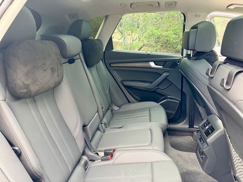 Used 2022 Audi Q5 e Premium Plus w/ Premium Plus Package image 18