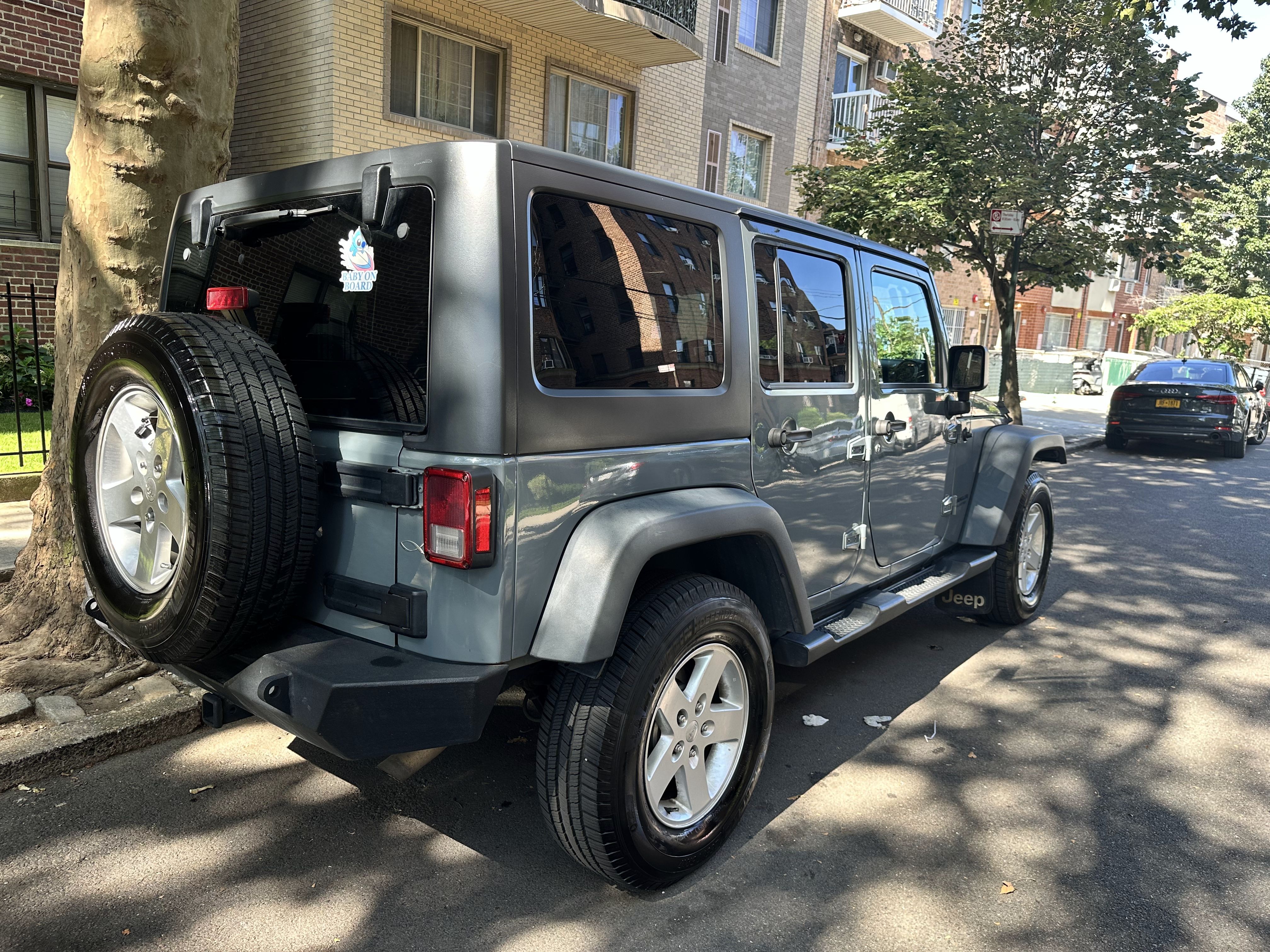 Used 2015 Jeep Wrangler Unlimited Sport w/ Quick Order Package 24S AWD/4WD image 6