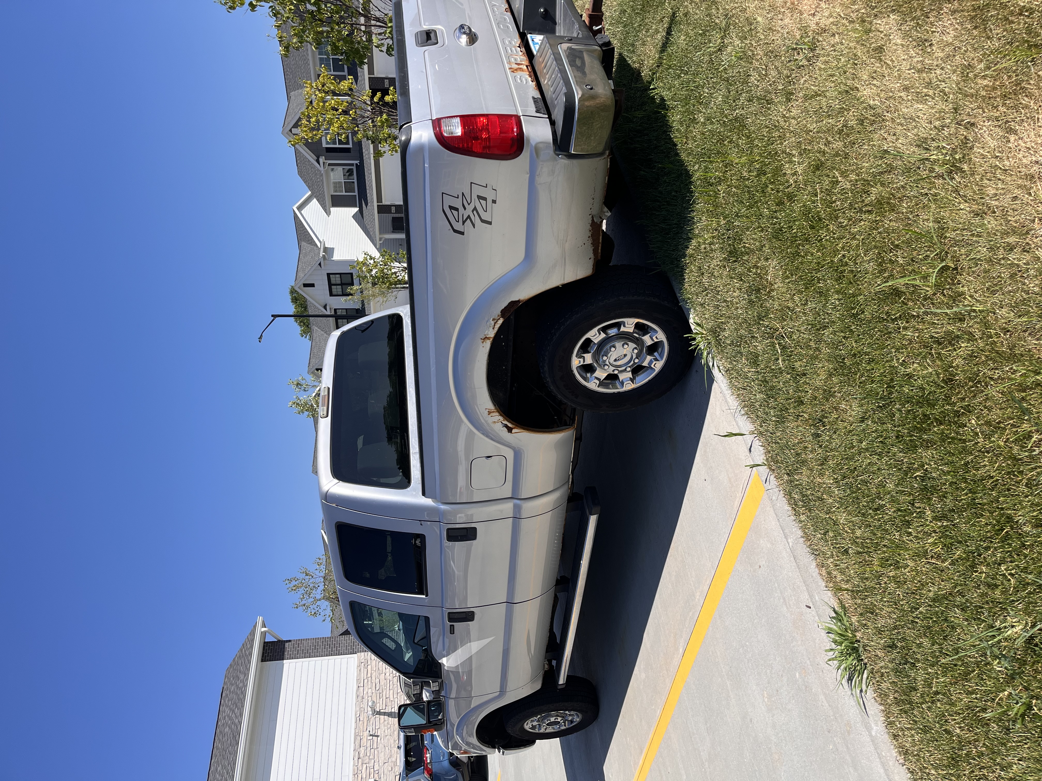 Used 2015 Ford F250 XLT w/ XLT Premium Package AWD/4WD image 5