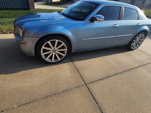 Used 2009 Chrysler 300 LX image 14