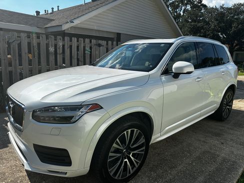 Used 2021 Volvo XC90 T5 Momentum w/ Climate Package AWD/4WD image 2