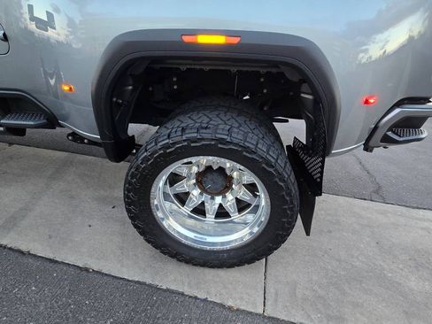 Used 2024 GMC Sierra 3500 Denali Ultimate AWD/4WD image 15