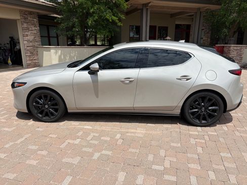 Used 2026 MAZDA MAZDA3 2.5 S Hatchback w/ Premium Pkg FWD image 2