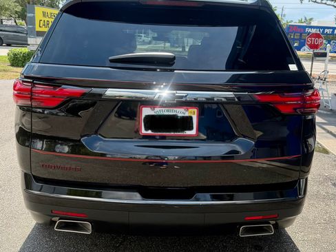 Used 2023 Chevrolet Traverse Premier w/ Redline Edition FWD image 9