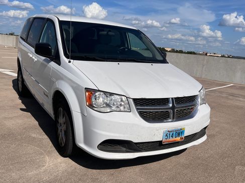 Used 2017 Dodge Grand Caravan SE w/ Power Window Group image 5