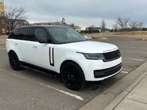 Used 2025 Land Rover Range Rover Long Wheelbase SE image 1
