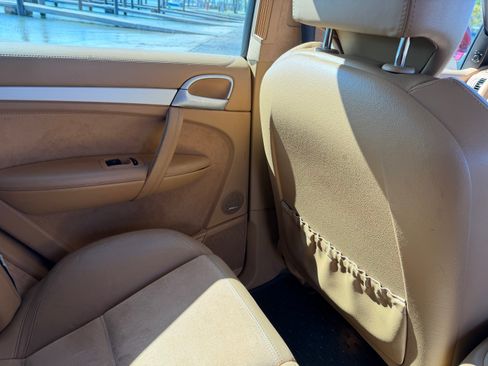 Used 2008 Porsche Cayenne GTS image 27