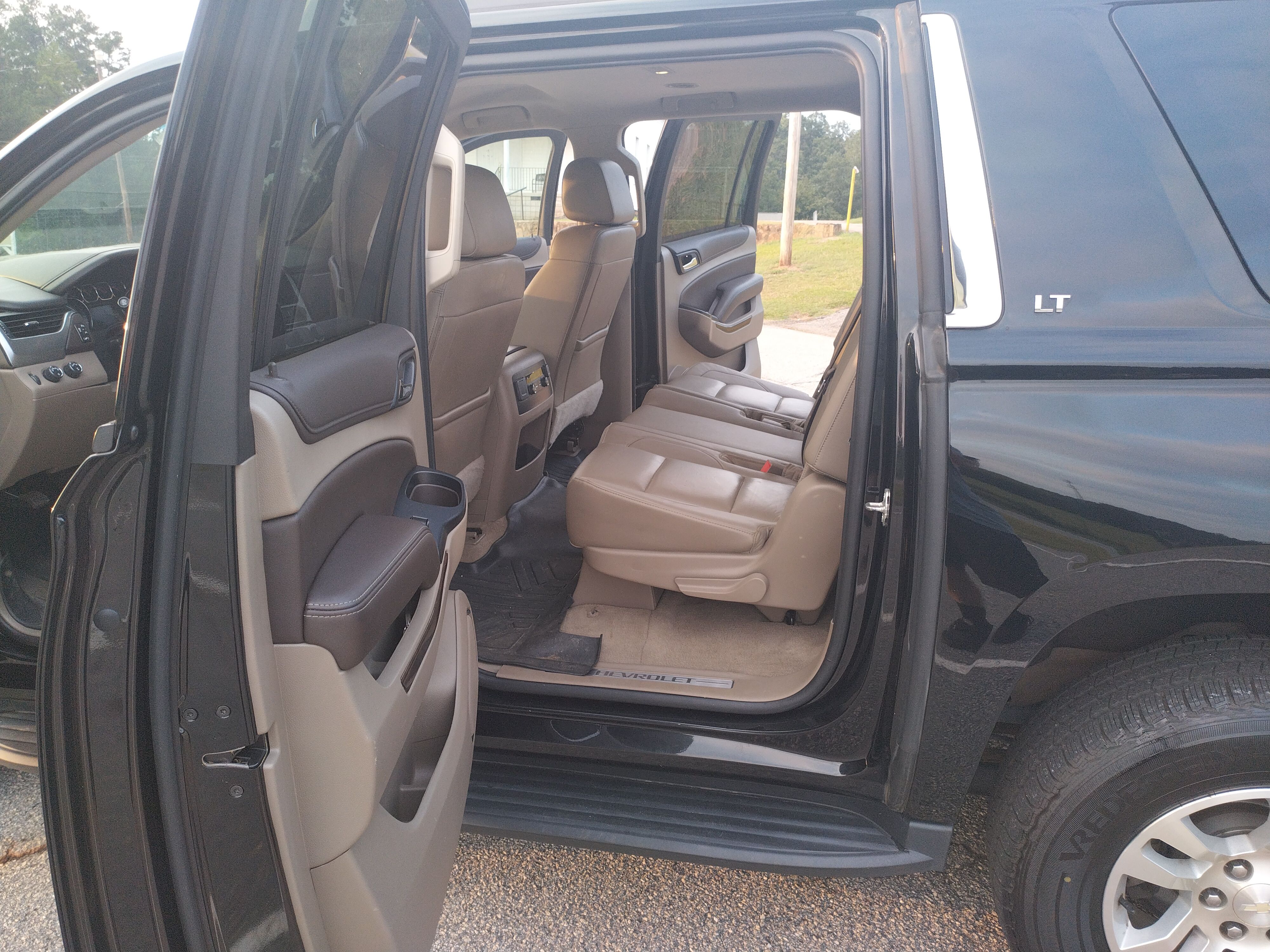 Used 2019 Chevrolet Suburban LT AWD/4WD image 19