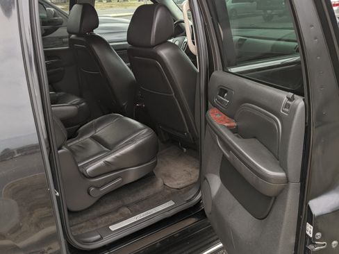 Used 2008 Cadillac Escalade ESV AWD image 20