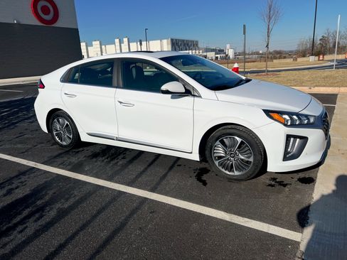 Used 2021 Hyundai Ioniq Limited image 9