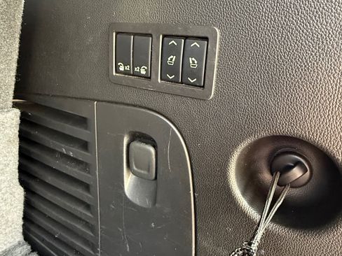 Used 2018 GMC Yukon SLT w/ Open Road Package image 4