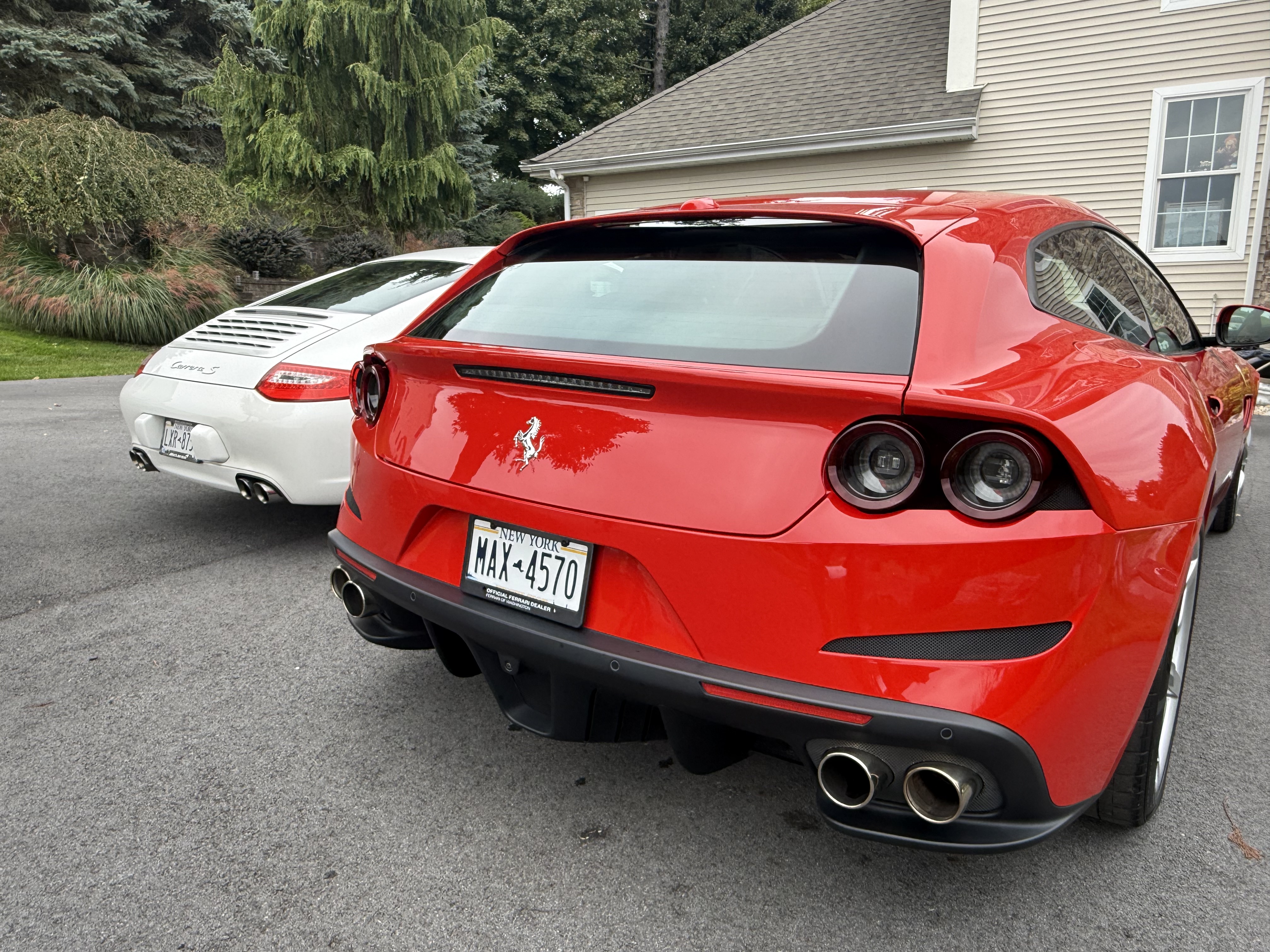 Used 2019 Ferrari GTC4Lusso T RWD image 16