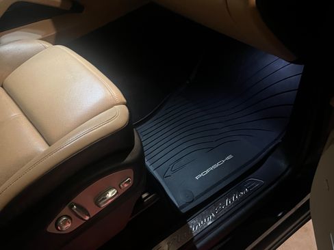 Used 2018 Porsche Cayenne image 23