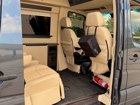 Used 2017 Mercedes-Benz Sprinter 3500 image 13